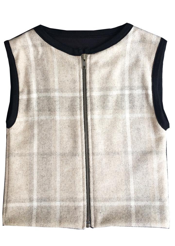 Italian wool vest completely lined, very minimalist, wide armholes. Super trendy and high quality. Unisex.